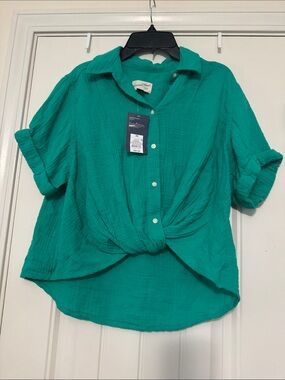 Lauren James Emerald Green Button-Front Knot Blouse